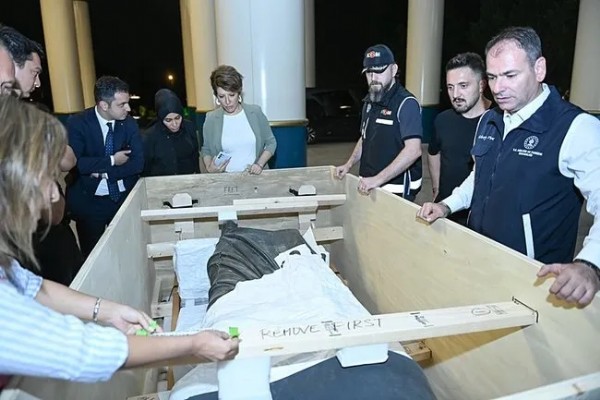 65 yıl sonra tekrardan Türkiye'de! Yasa dışı yollarla kaçırılmıştı...